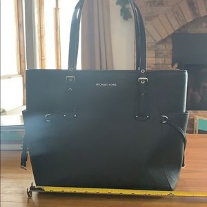 Michael Kors Voyageur East/West Tote